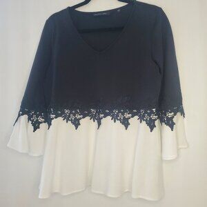 Colleen Lopez, Size L, Black nylon/spandex lace top with white rayon underlay